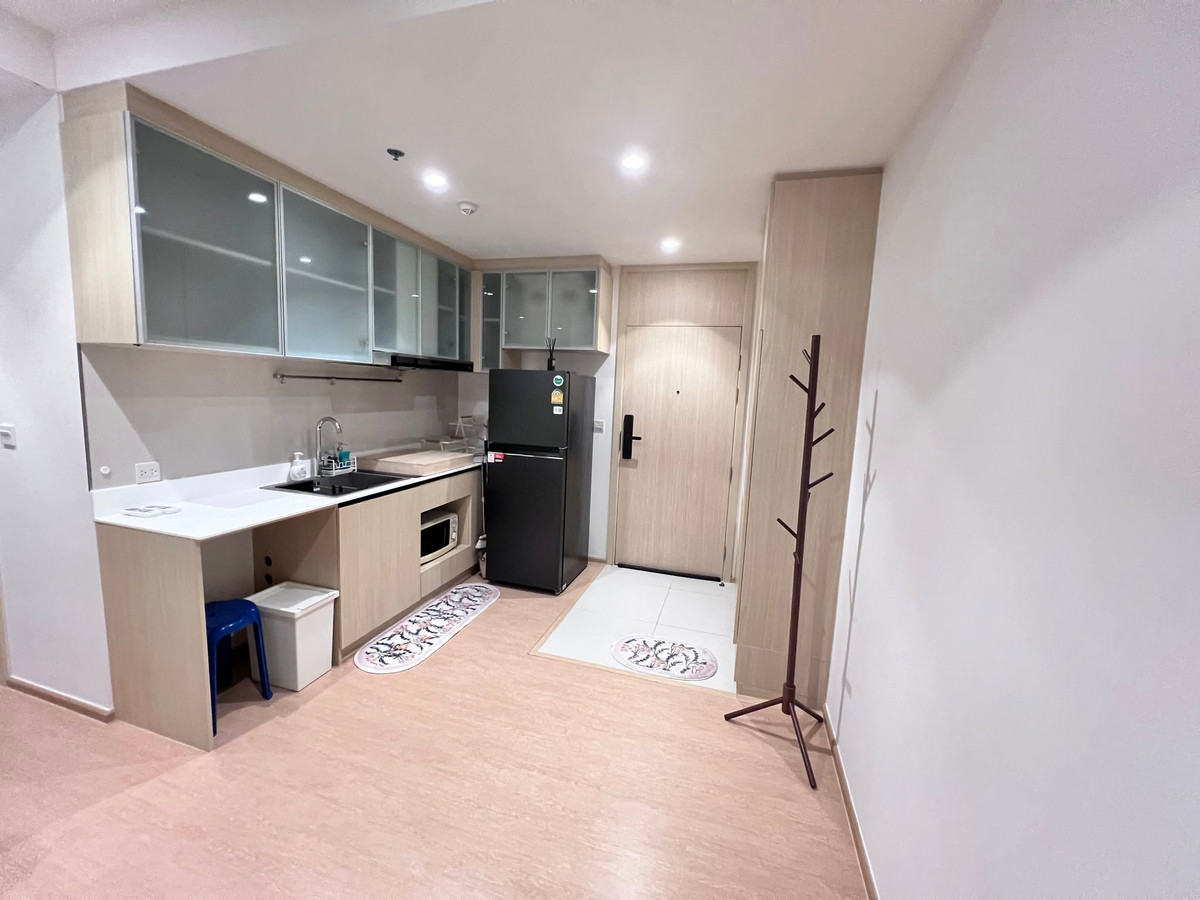 ให้เช่าคอนโดสุขุมวิท อโศก ทองหล่อ : Pet Friendly 🐱 Maru  Ekkamai Great location. It’s a corner bedroom unit — no shared walls, so you can be a bit more private 👀