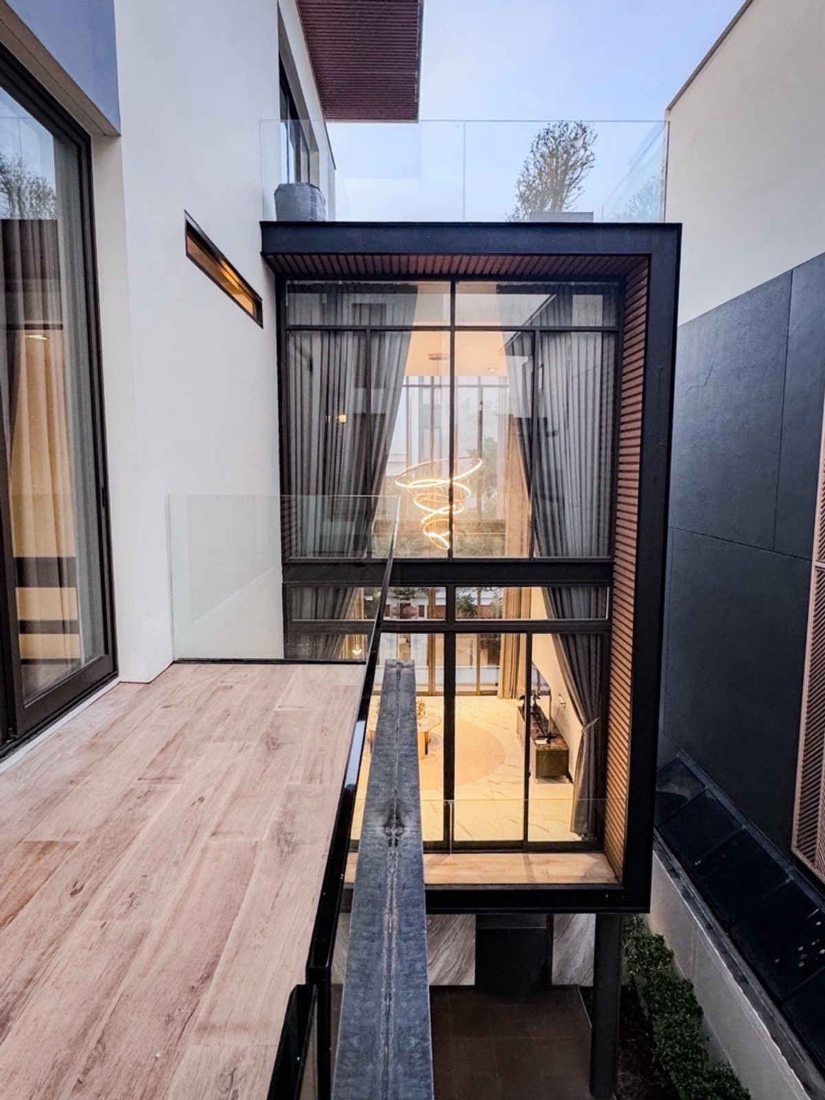 ให้เช่าบ้านเกษตร นวมินทร์ ลาดปลาเค้า : 📢👇บ้านใหม่ หรู 4 ชั้น พร้อม ลิฟต์ ถนนประเสริฐมนูกิจ  เข้าออก หลายเส้นทาง ซอยมัยลาภ (ย่านเกษตร-นวมินทร์) ติดถนนใหญ่ ใกล้ทางด่วนเอกมัย-รามอินทรา 