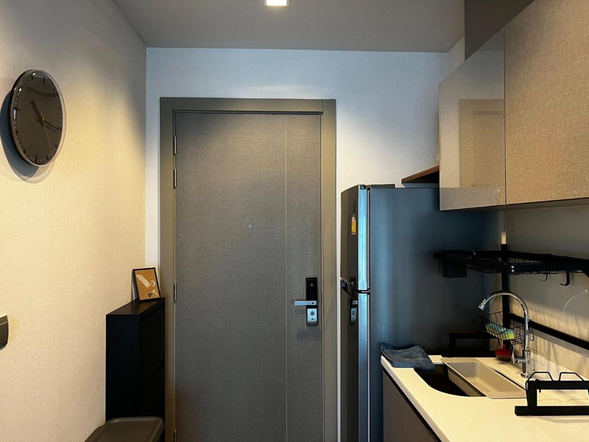 ให้เช่าคอนโดพระราม 9 เพชรบุรีตัดใหม่ RCA : 🔥ให้เช่าด่วน🔥 ไลฟ์ อโศก-พระราม 9  ห้องตกแต่งสวย เฟอร์นิเจอร์ครบพร้อมเข้าอยู่ ใกล้ MRT พระราม 9 