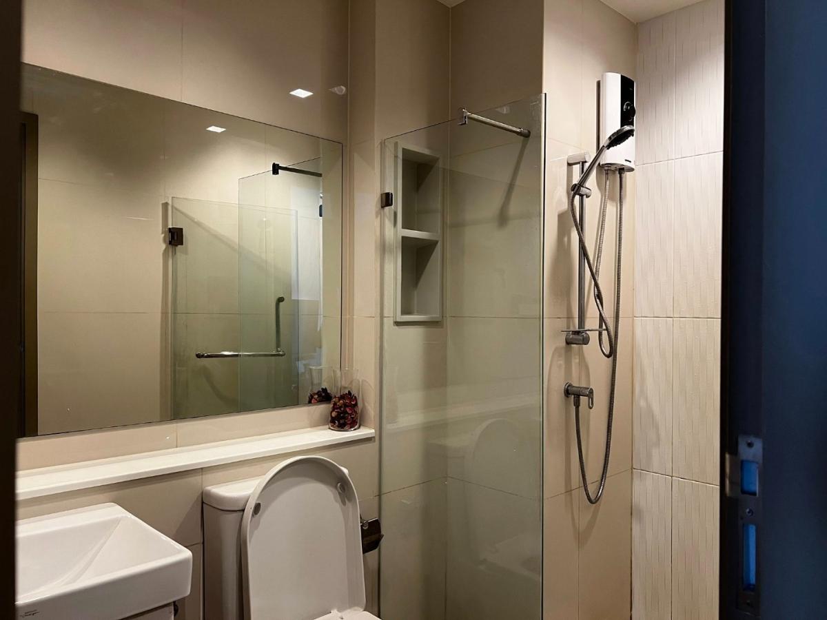 ให้เช่าคอนโดพระราม 9 เพชรบุรีตัดใหม่ RCA : 🔥ให้เช่าด่วน🔥 ไลฟ์ อโศก-พระราม 9  ห้องตกแต่งสวย เฟอร์นิเจอร์ครบพร้อมเข้าอยู่ ใกล้ MRT พระราม 9 