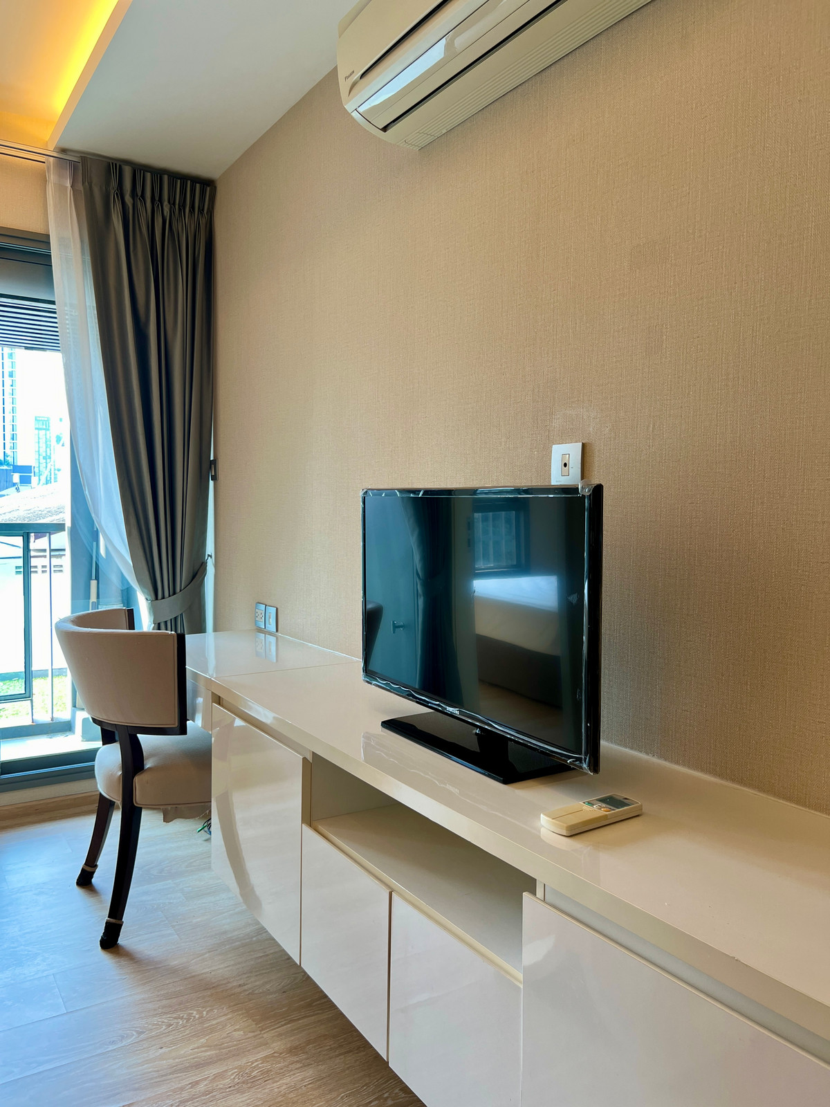 For RentCondoSukhumvit, Asoke, Thonglor : For rent: H Sukhumvit 43, 25,000 baht/month [MNr251005]