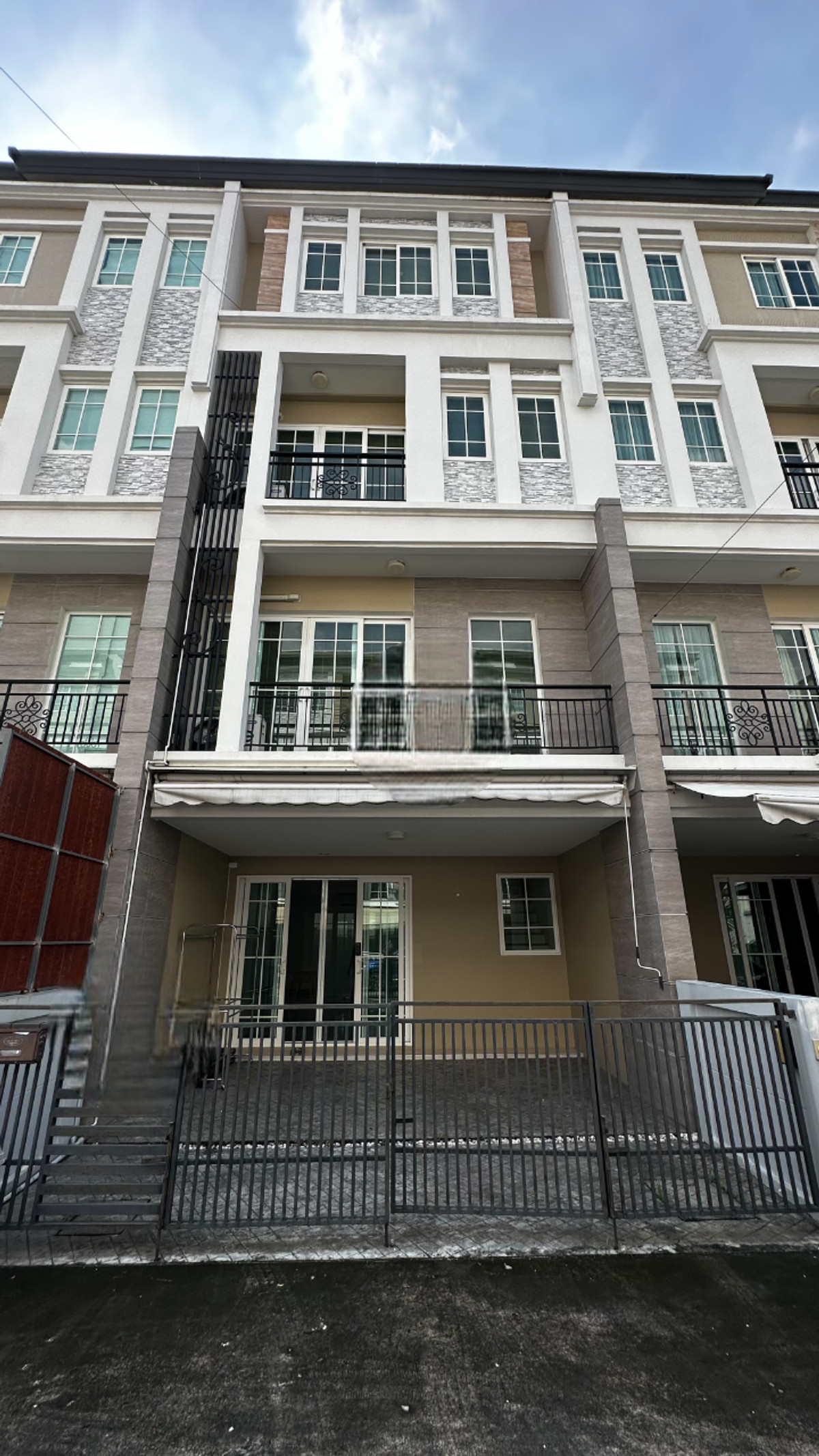 For RentHome OfficeOnnut, Udomsuk : Home office for rent Sukhumvit 103 Udomsuk (SPSEVE1423) 