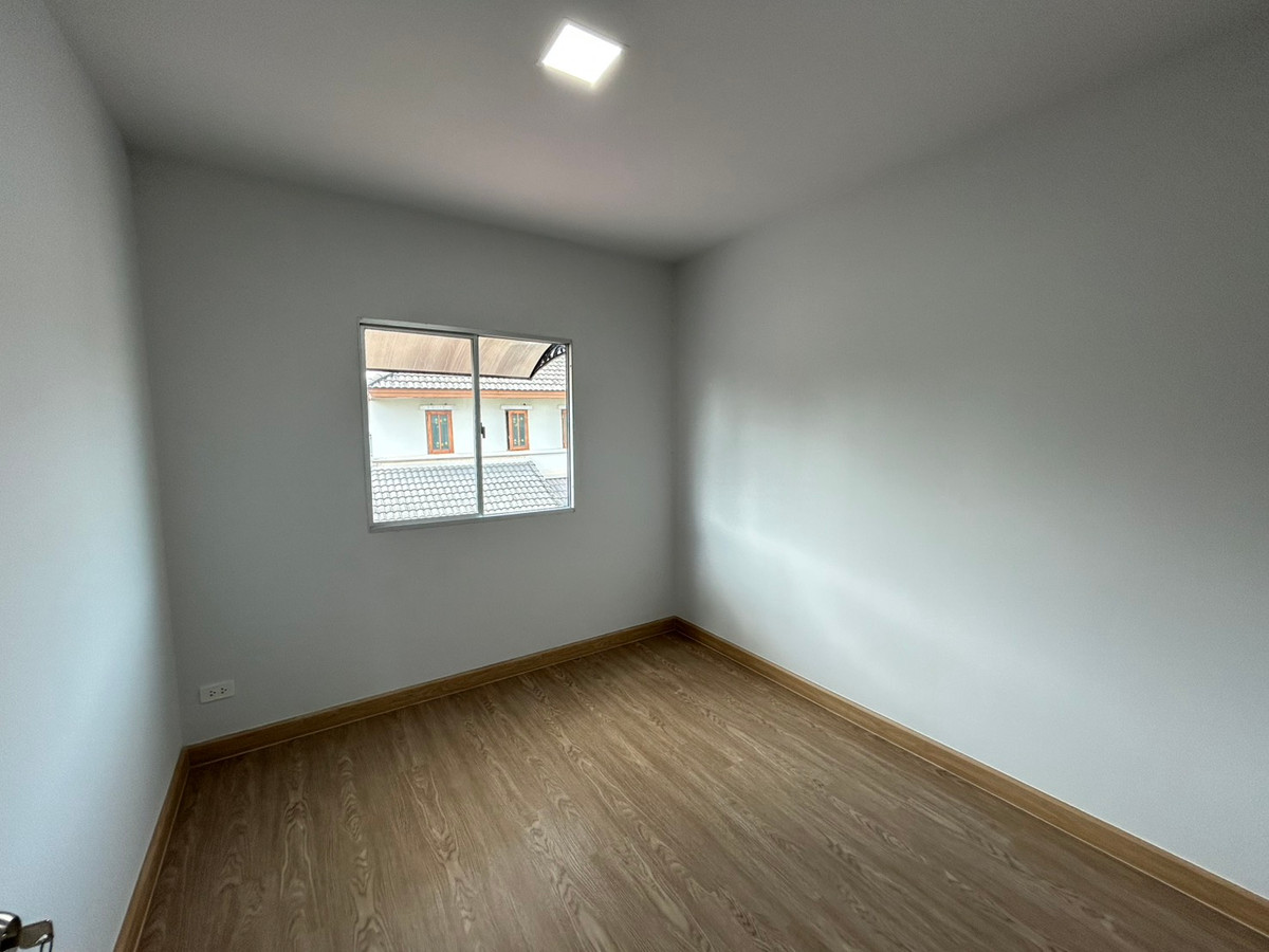 ขายทาวน์โฮมมีนบุรี-ร่มเกล้า : โครงการ พฤกษาวิลล์ รามคำแหง-ร่มเกล้า ทาวน์โฮม 2 ชั้น ต่อเติมหลังคาโรงจอดรถ และครัวพร้อมเคาน์เตอร์ครบ