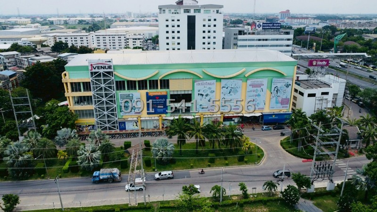 For RentOfficePathum Thani,Rangsit, Thammasat : For rent: shopping center, office building in the heart of Nava Nakhon, area 10,000 sq m, good location next to the main road, 4-story building with hall for organizing events.