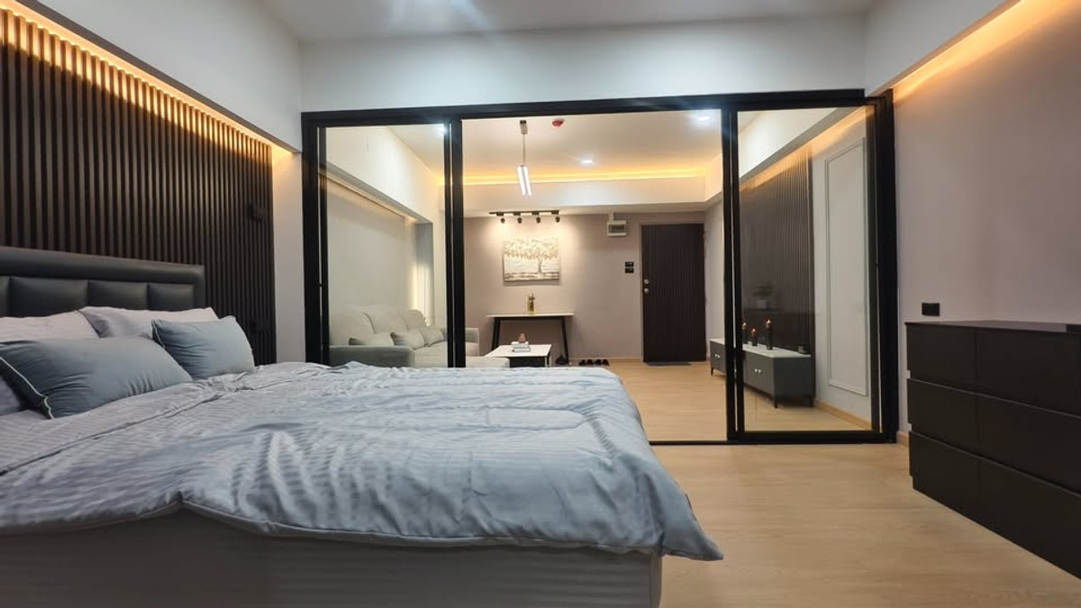 ขายคอนโดสาทร นราธิวาส : ขายคอนโด Merlin Tower 1 ราคา 1,790,000 บาท [FLs251104]