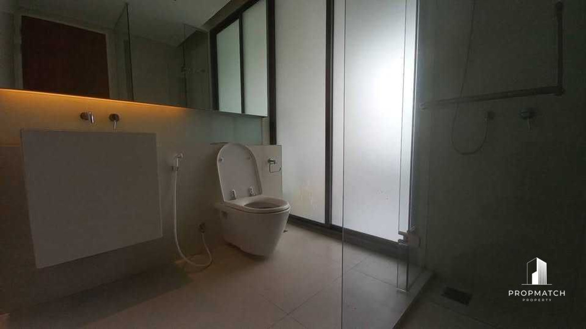 For SaleCondoSukhumvit, Asoke, Thonglor : 🏙 Domus Sukhumvit 16 – Spacious Luxury 2BR 22.5MB for Sale 📞 Bank 098-462-8898