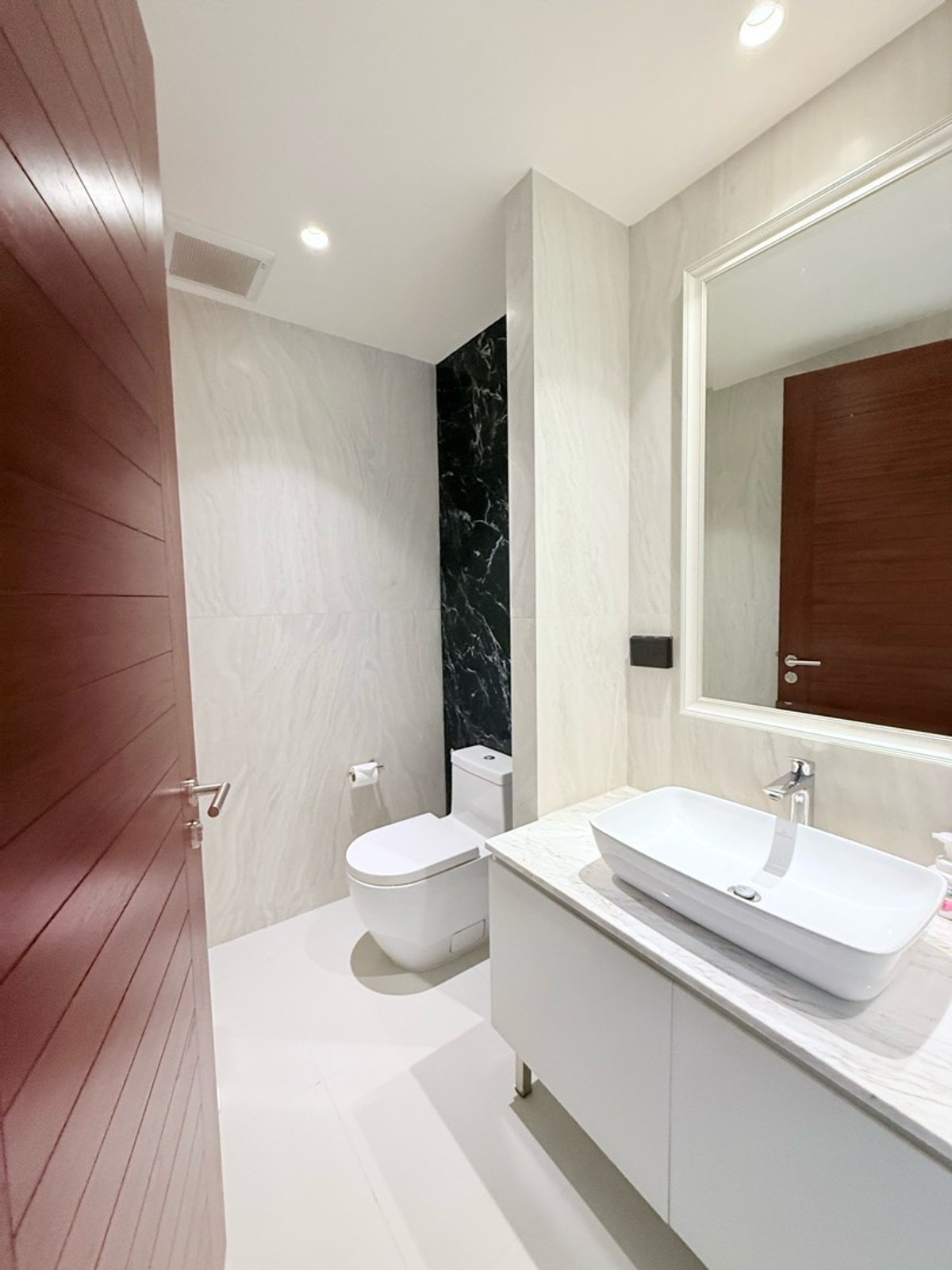 ขายคอนโดสุขุมวิท อโศก ทองหล่อ : 🔥 EXCLUSIVE LISTING | LACITTA DELRE THONGLOR 16