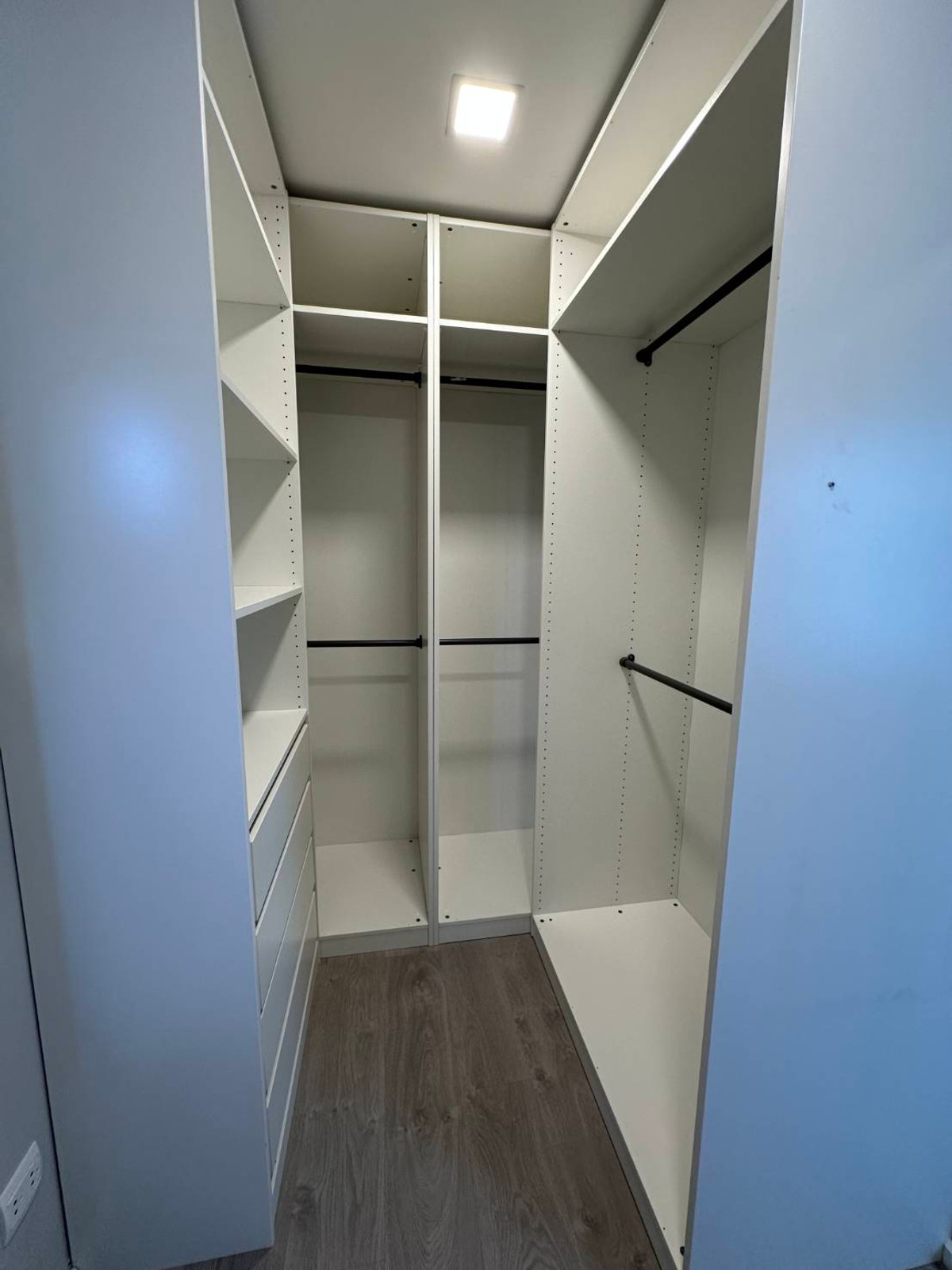 For RentHouseLadkrabang, Suwannaphum Airport : Mantana bangna wongwaen fir rent 