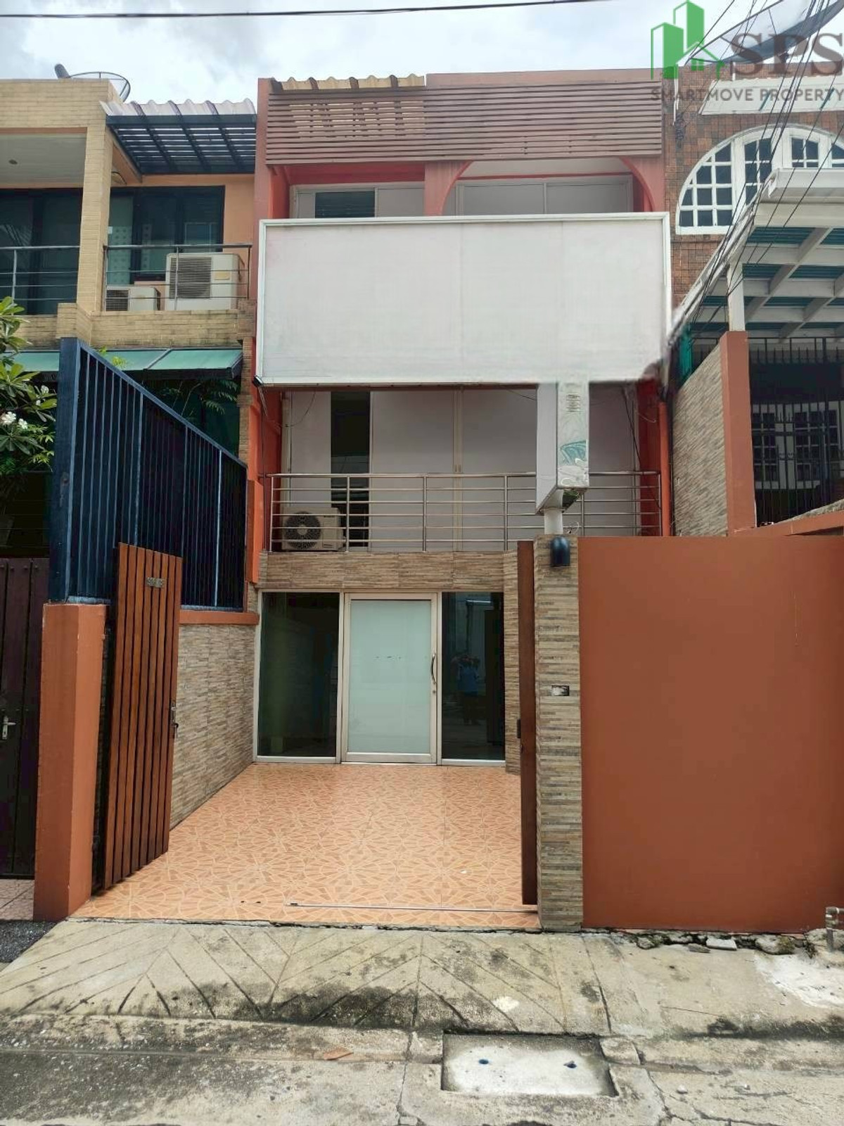 ให้เช่าโฮมออฟฟิศสุขุมวิท อโศก ทองหล่อ : ให้เช่าทาวน์เฮาส์ 3 ชั้น สุขุมวิท ใจกลางทองหล่อ ทำธุรกิจได้ ไม่รับจดทะเบียนบริษัท ( SPSEVE1400 )