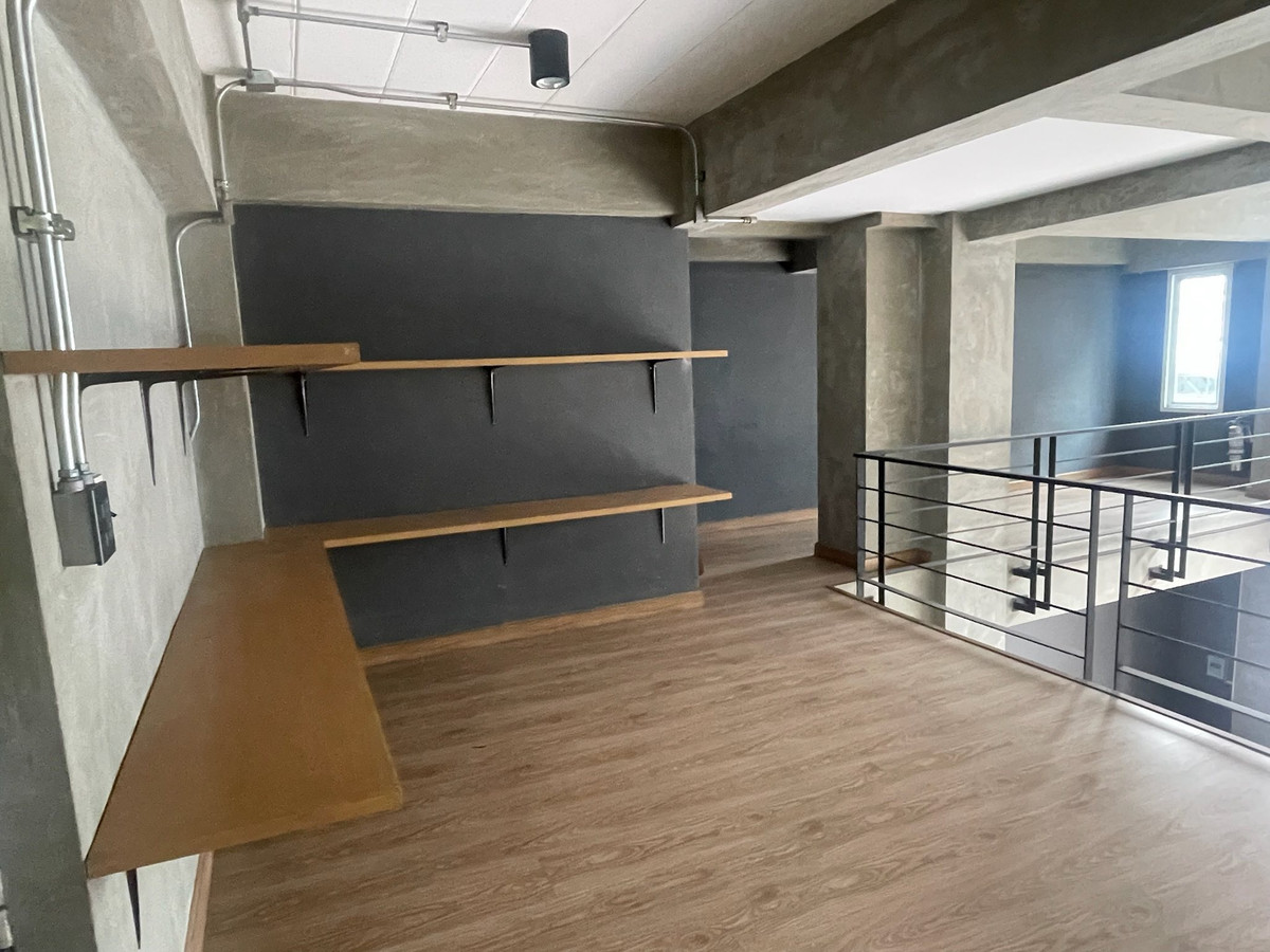 For RentHome OfficeLadkrabang, Suwannaphum Airport : Office building, Rama 9 Soi 43 / 4 Floor (FOR SALE) BZD046