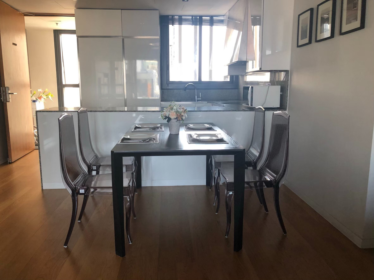 For SaleCondoSathorn, Narathiwat : For sale with tenant, fully furnished, high floor, Sathorn area, 2 bedrooms, 2 bathrooms, “The Met” 081-245-7349