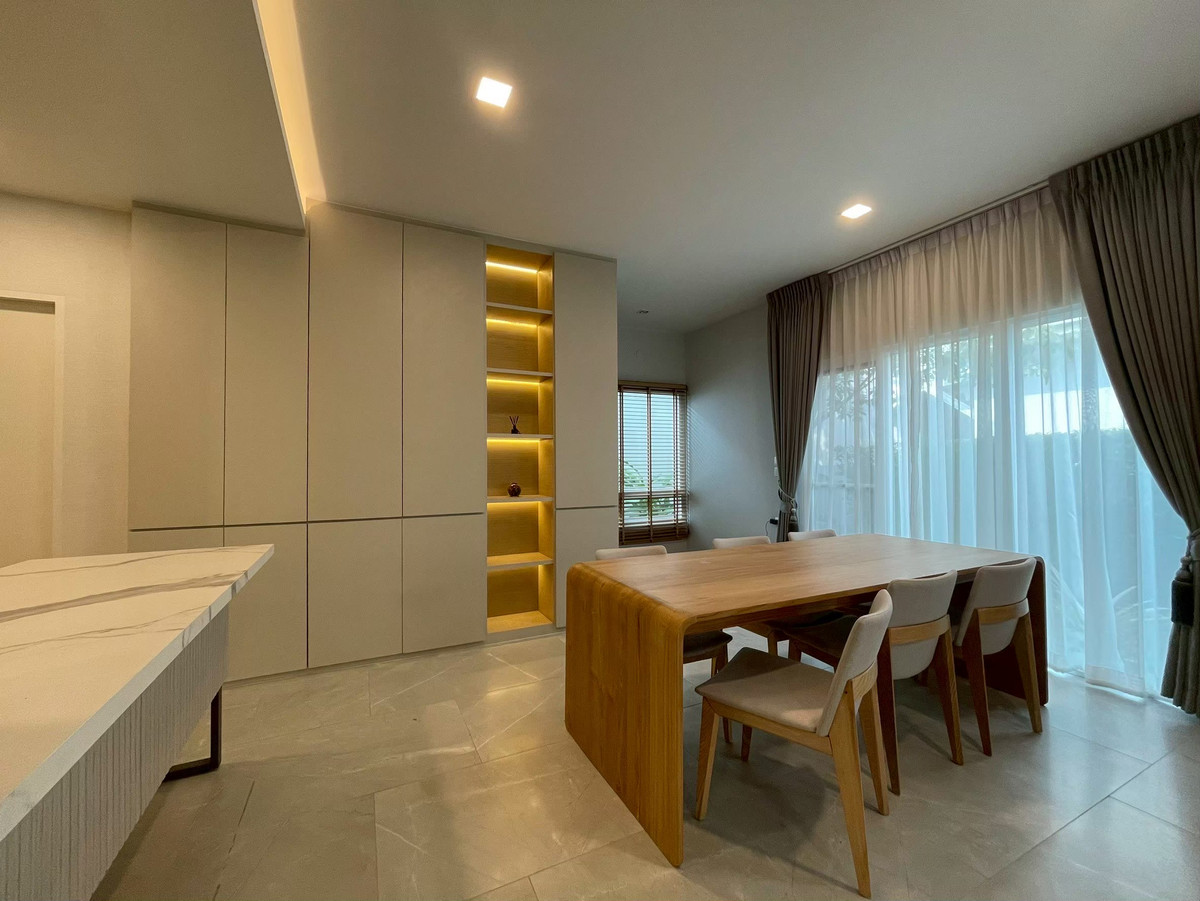 For RentHouseLadkrabang, Suwannaphum Airport : Mantana bangna wongwaen  for rent 