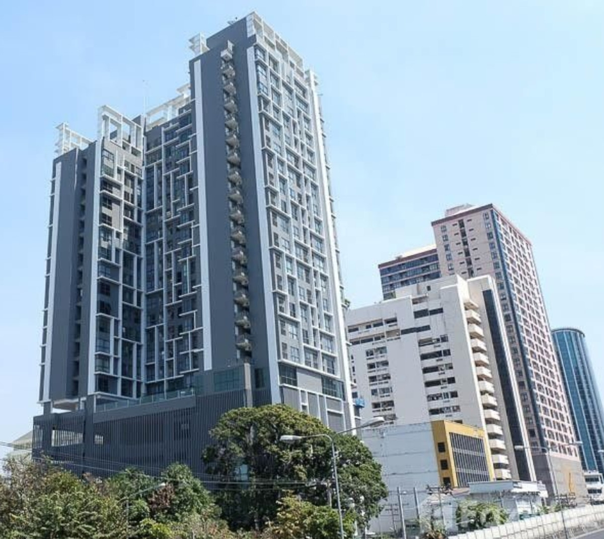 For RentCondoRatchathewi,Phayathai : ✨ For Rent: Ideo Q Phayathai Condo ✨ 💰 Only 25,000 THB/month