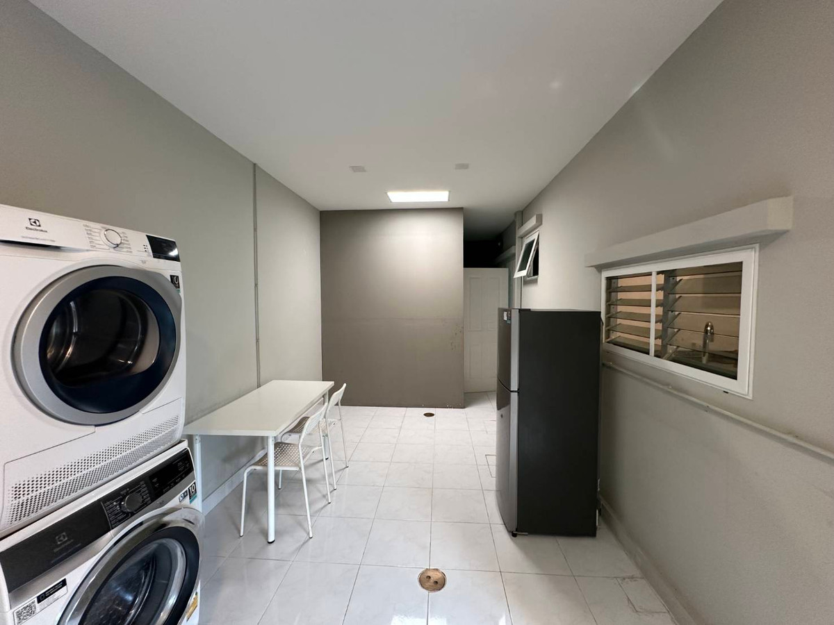 For RentHouseLadkrabang, Suwannaphum Airport : Mantana bangna wongwaen fir rent 