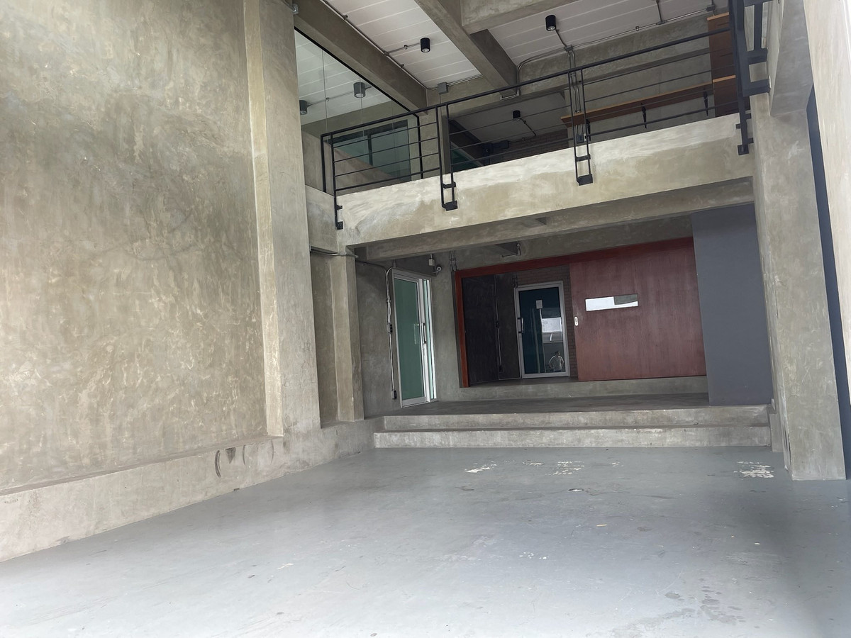 For RentHome OfficeLadkrabang, Suwannaphum Airport : Office building, Rama 9 Soi 43 / 4 Floor (FOR SALE) BZD046