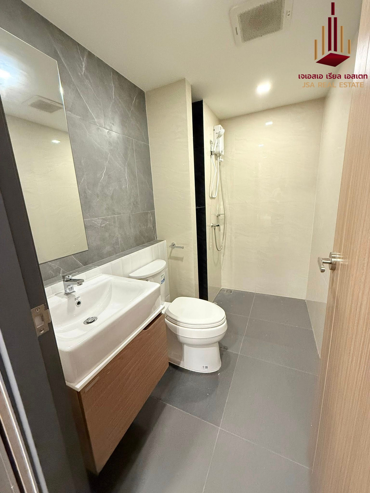 For RentCondoRatchadapisek, Huaikwang, Suttisan : ✨ For Rent : The Moment Ratchada 19 Condo ✨ 💰 Only 15,000 thb/month