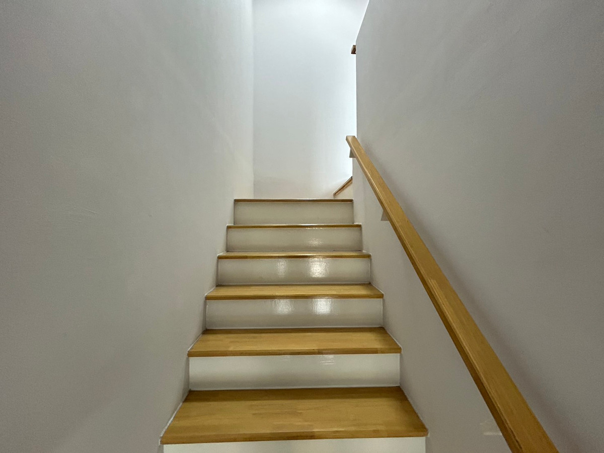 ขายทาวน์โฮมมีนบุรี-ร่มเกล้า : โครงการ พฤกษาวิลล์ รามคำแหง-ร่มเกล้า ทาวน์โฮม 2 ชั้น ต่อเติมหลังคาโรงจอดรถ และครัวพร้อมเคาน์เตอร์ครบ