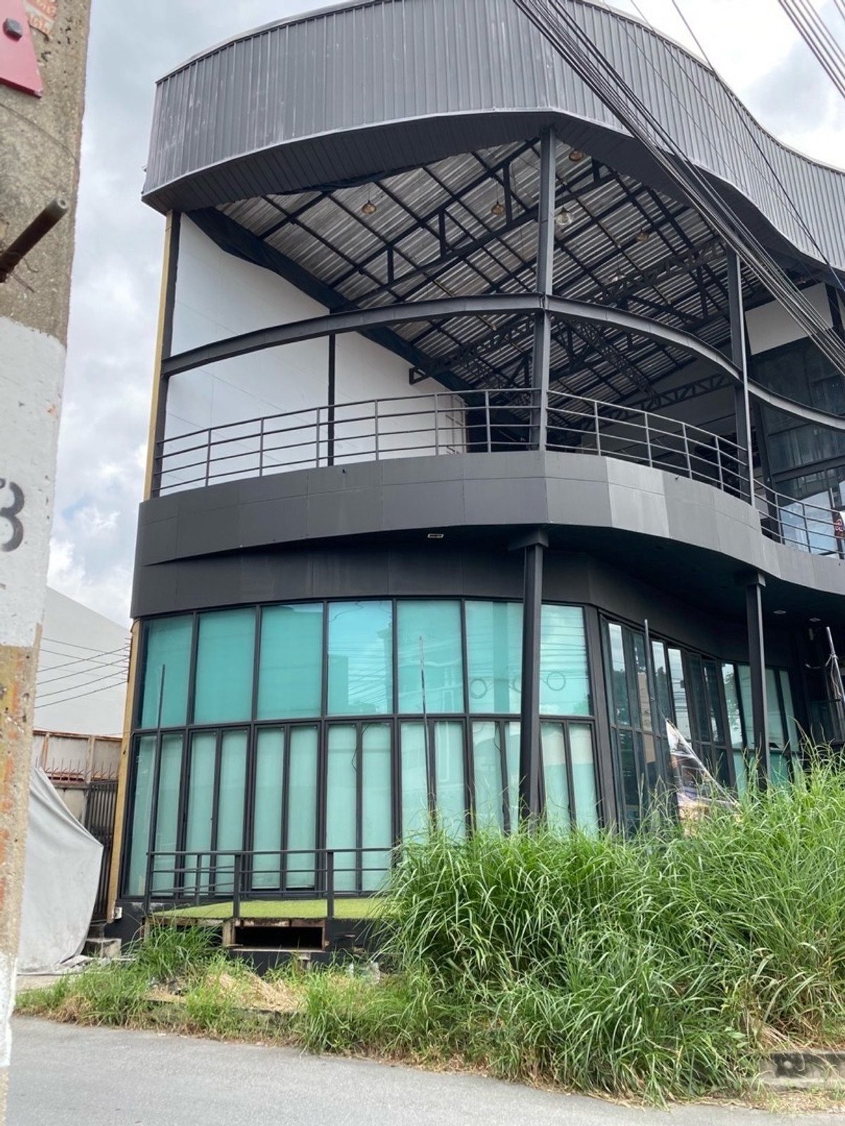 ให้เช่าร้านค้า/ตลาดนัดโชคชัย4 ลาดพร้าว71 : ให้เช่า อาคารเชิงพาณิชย์ ริมถนน โชคชัย 4 ลาดพร้าว ไม่เน้นที่จอดรถ