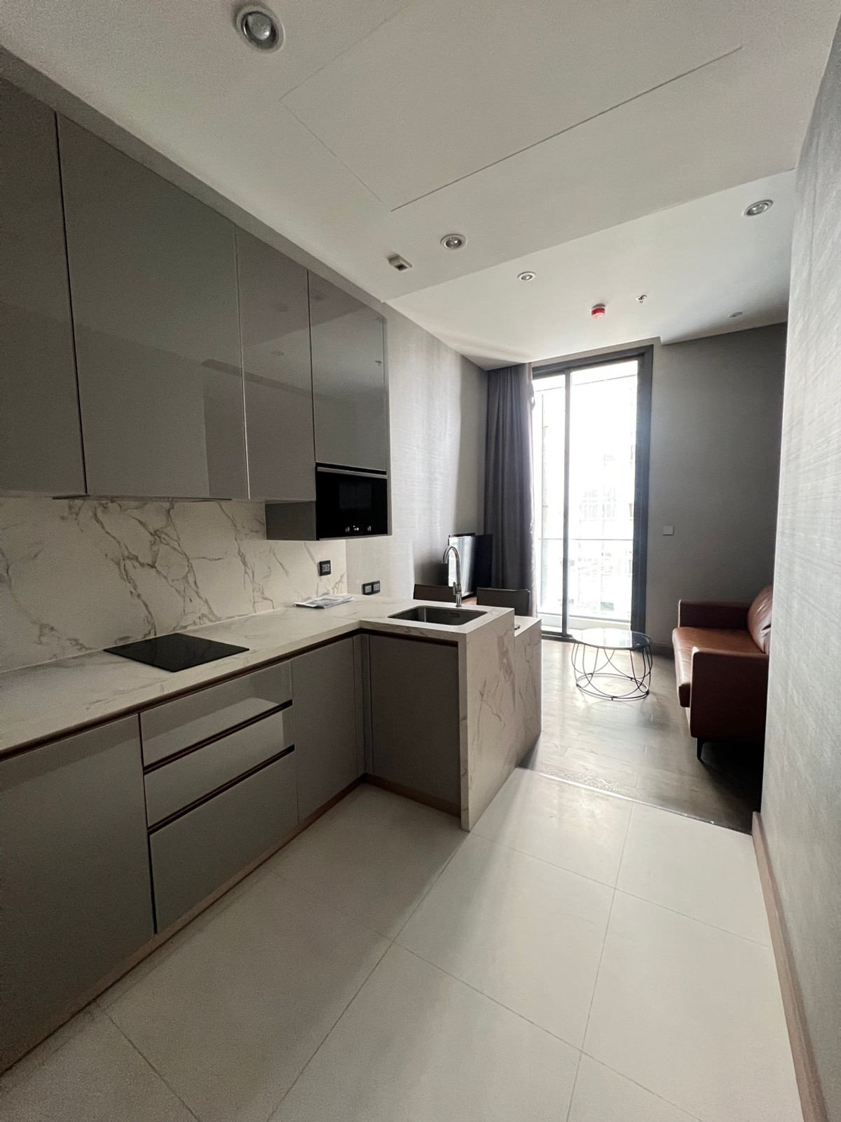 คอนโดพระราม 9 เพชรบุรีตัดใหม่ RCA : Esse at Singha Complex 1 Bedroom Best Deal 11.5 MB/Rent 30k High Floor