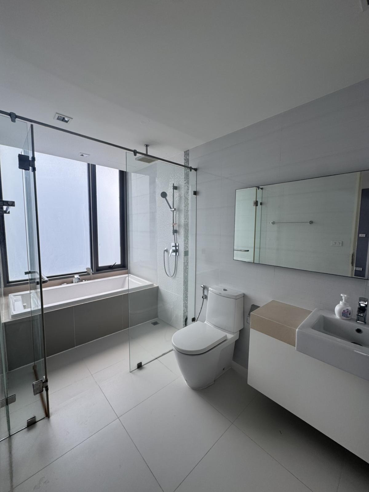 For RentCondoSathorn, Narathiwat : Nara 9 /  / 2 Bed 78 sq.m. Tel 0937890899