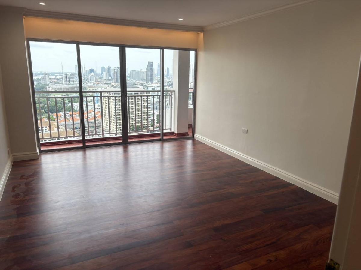 For RentCondoChiang Mai : Sathorn Park Place /  / 3 Bed 230 sq.m. Tel 0937890899