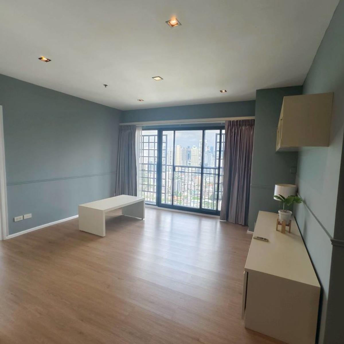 ให้เช่าคอนโดสุขุมวิท อโศก ทองหล่อ : Noble Remix /  / 3 ห้องนอน 103 ตร.ม. โทร 0937890899