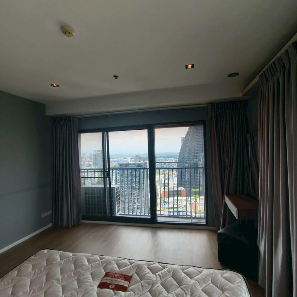 ให้เช่าคอนโดสุขุมวิท อโศก ทองหล่อ : Noble Remix /  / 3 ห้องนอน 103 ตร.ม. โทร 0937890899