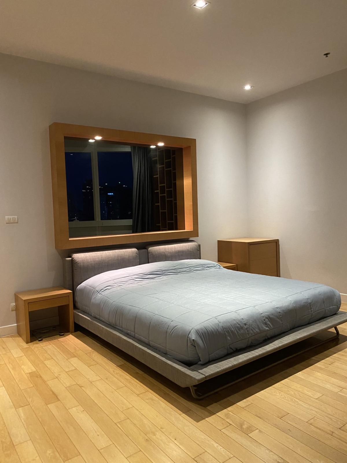 ให้เช่าคอนโดสุขุมวิท อโศก ทองหล่อ : The Millennium Residence /  / 3 ห้องนอน 149 ตร.ม. โทร 0937890899