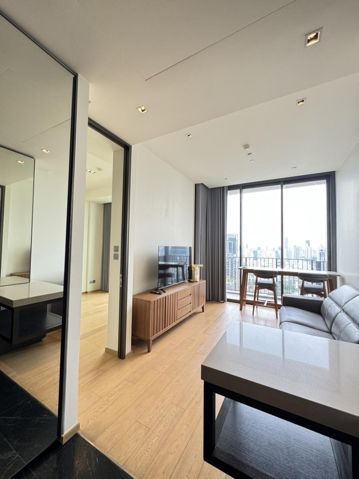 ให้เช่าคอนโดวิทยุ ชิดลม หลังสวน : 28 Chidlom /  / 1 ห้องนอน 44 ตร.ม. โทร 0937890899