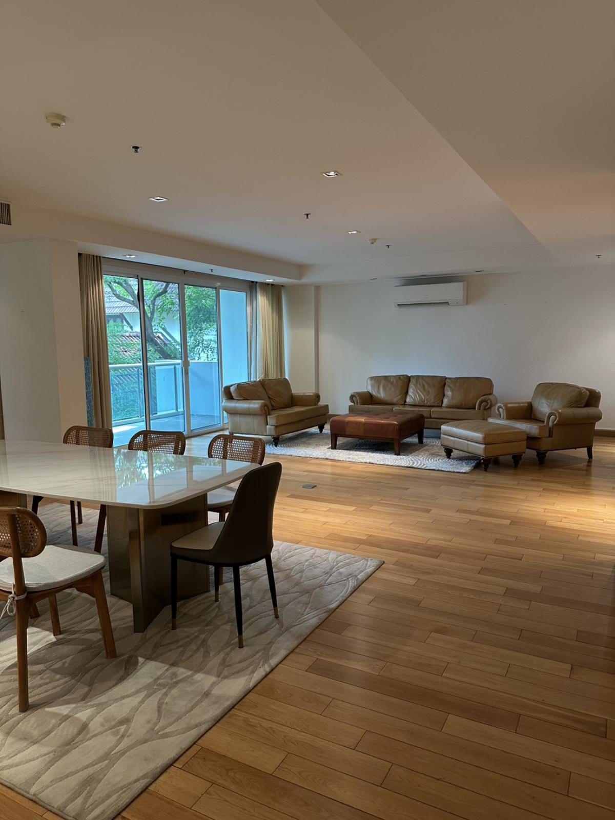 ให้เช่าคอนโดสุขุมวิท อโศก ทองหล่อ : Belgravia Residence Sukhumvit 30/1 /  / 4 ห้องนอน 297 ตร.ม. โทร 0937890899