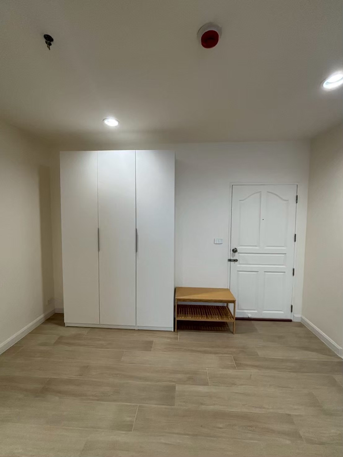 ให้เช่าคอนโดราชเทวี พญาไท : ★ ปทุมวัน รีสอร์ท ★ 75 ตรม.,ชั้น 7 (2 ห้องนอน 2 ห้องน้ำ), ★ใกล้ BTS พญาไท และ Airport Link พญาไท ★ ใกล้สยามพารากอน, สยามสแควร์★ สิ่งอำนวยความสะดวกมากมาย★ เครื่องใช้ไฟฟ้าครบครัน★ 