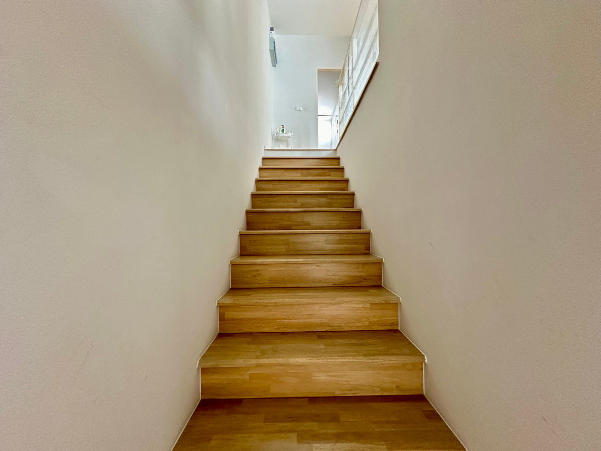 ให้เช่าทาวน์โฮมอ่อนนุช อุดมสุข : ให้เช่าทาวน์โฮม (บ้านเปล่า - พึ่งรีโนเวต) สภาพใหม่ พร้อมอยู่ บ้านกลางเมือง สุขุมวิท 77 - 3 ชั้น 3 ห้องนอน | 3 ห้องน้ำ (176 ตรม) โทร 096-651-4465