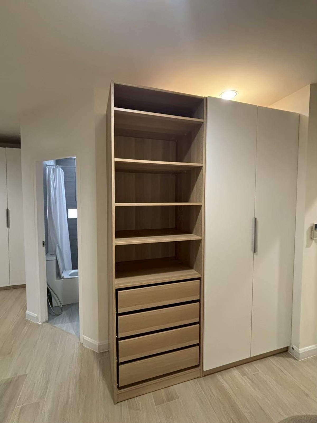 ให้เช่าคอนโดราชเทวี พญาไท : ★ ปทุมวัน รีสอร์ท ★ 75 ตรม.,ชั้น 7 (2 ห้องนอน 2 ห้องน้ำ), ★ใกล้ BTS พญาไท และ Airport Link พญาไท ★ ใกล้สยามพารากอน, สยามสแควร์★ สิ่งอำนวยความสะดวกมากมาย★ เครื่องใช้ไฟฟ้าครบครัน★ 