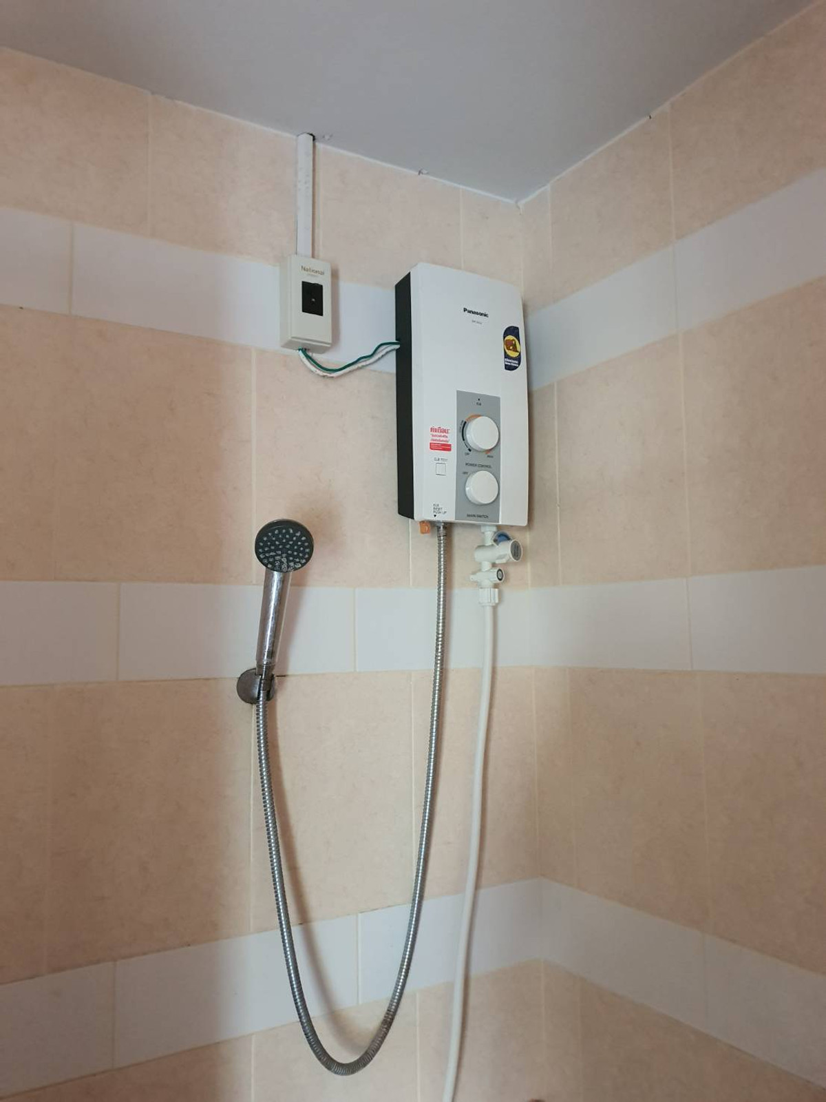 For RentHouseLadkrabang, Suwannaphum Airport : Beautiful house for rent, Chuan Chuen Village, On Nut, Sukhapiban 2 Road, size 52 sq m. Rental price 45,000 baht/month.