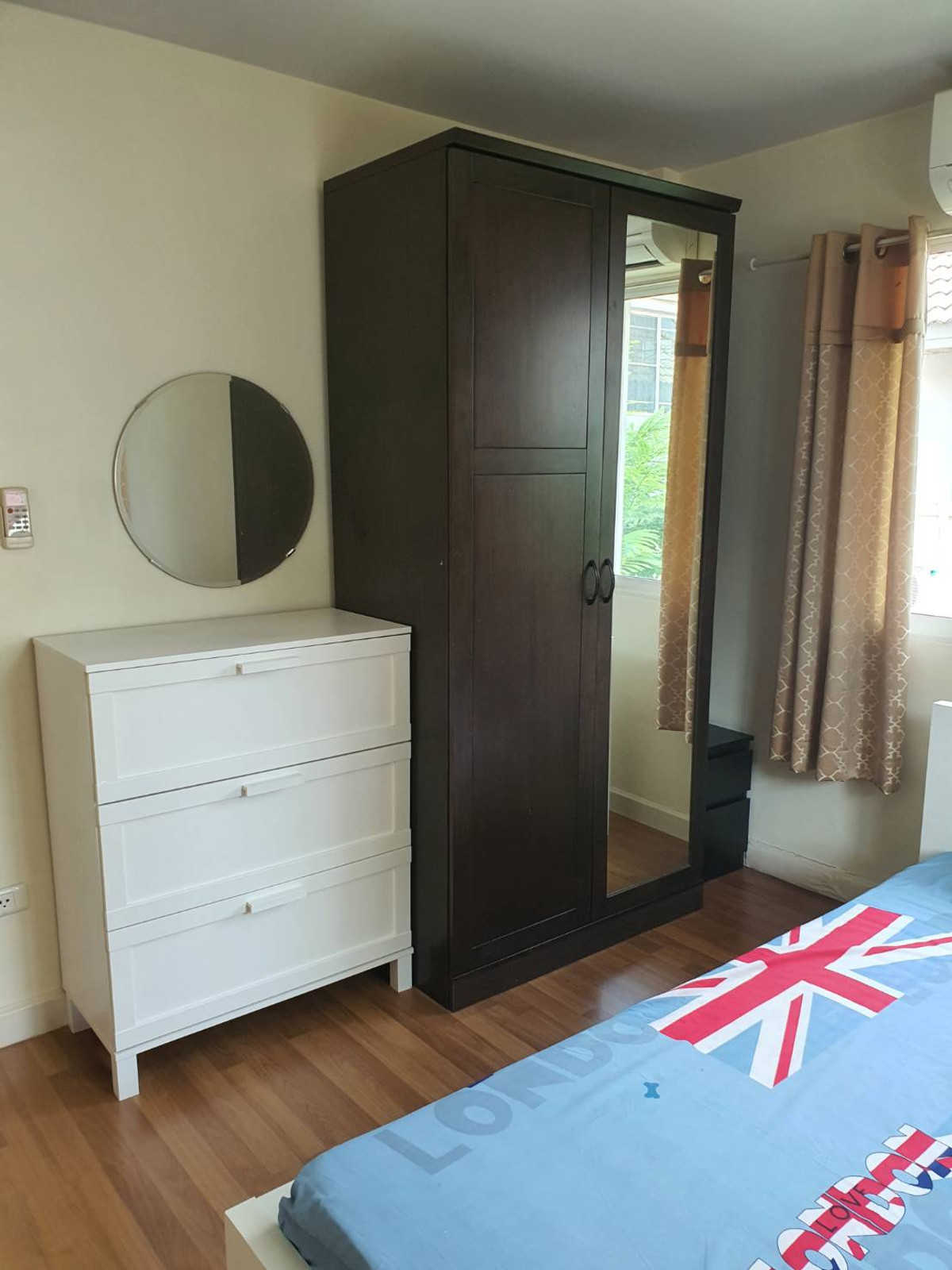 For RentHouseLadkrabang, Suwannaphum Airport : Beautiful house for rent, Chuan Chuen Village, On Nut, Sukhapiban 2 Road, size 52 sq m. Rental price 45,000 baht/month.