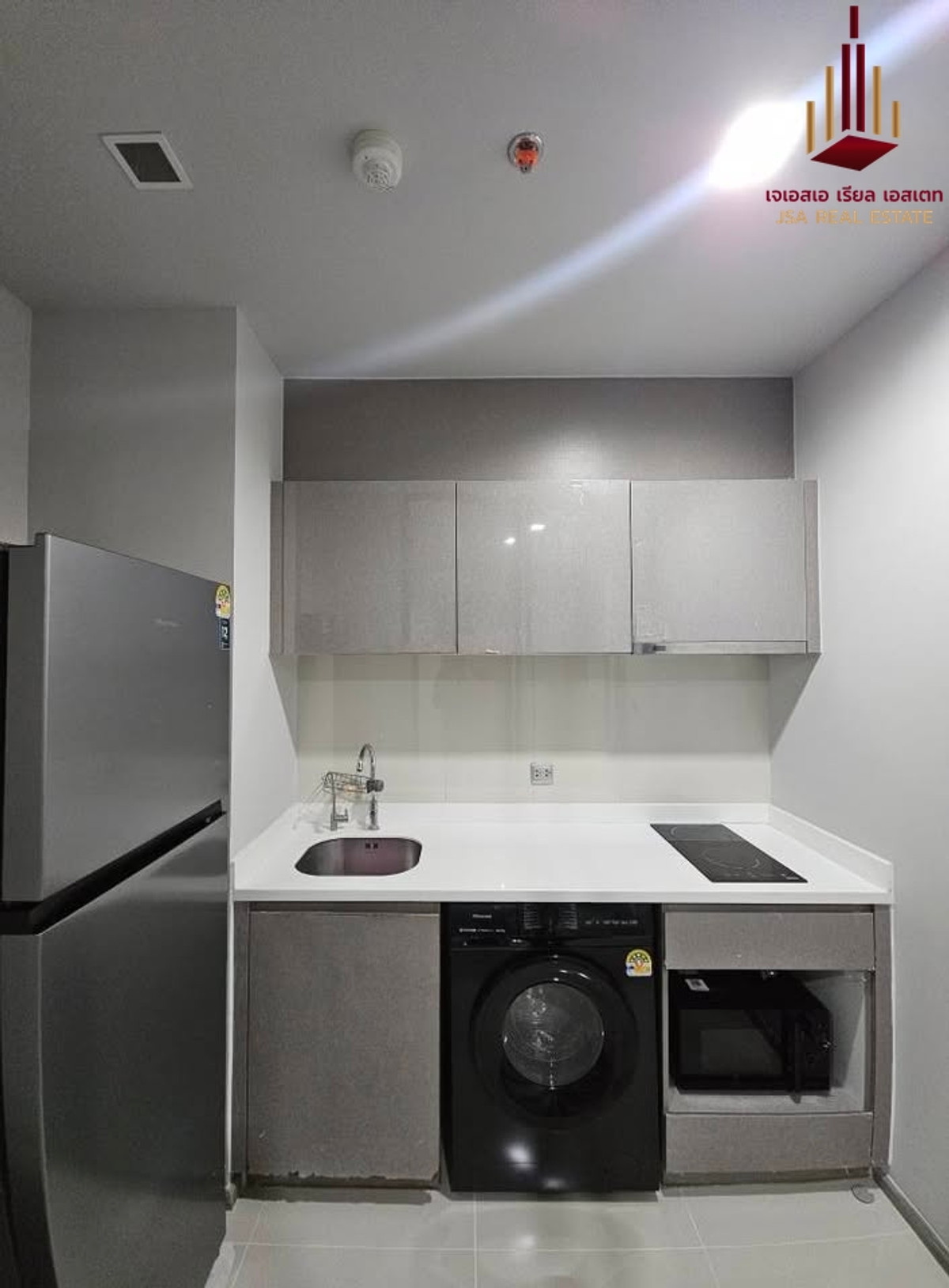 For RentCondoRama9, Petchburi, RCA : ✨ For Rent: Life Asoke - Rama 9 Condo ✨ 💰 Only 17,000 THB/month