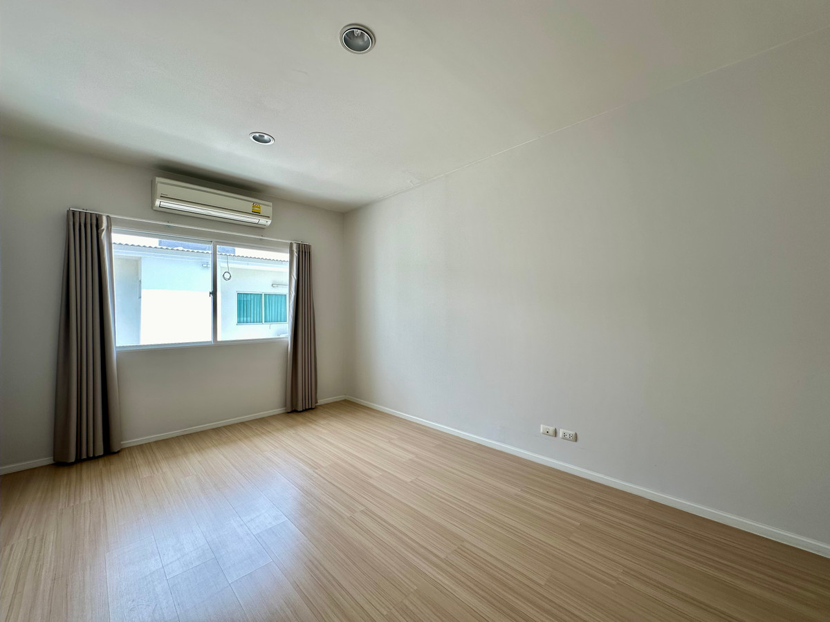 ให้เช่าทาวน์โฮมอ่อนนุช อุดมสุข : ให้เช่าทาวน์โฮม (บ้านเปล่า - พึ่งรีโนเวต) สภาพใหม่ พร้อมอยู่ บ้านกลางเมือง สุขุมวิท 77 - 3 ชั้น 3 ห้องนอน | 3 ห้องน้ำ (176 ตรม) โทร 096-651-4465