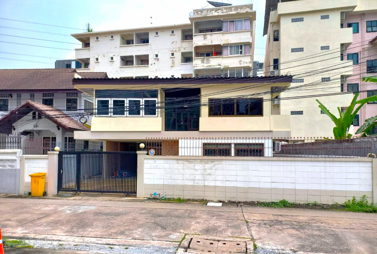 ให้เช่าบ้านรัชดา ห้วยขวาง : HK0629♛ให้เช่า บ้านเดี่ยวจดบริษัทได้ 2 ห้องนอน⚝รัชดา-ห้วยขวาง♜MRT รัชดาภิเษก∞099-5919653,065-9423251▚Line@sureresidence