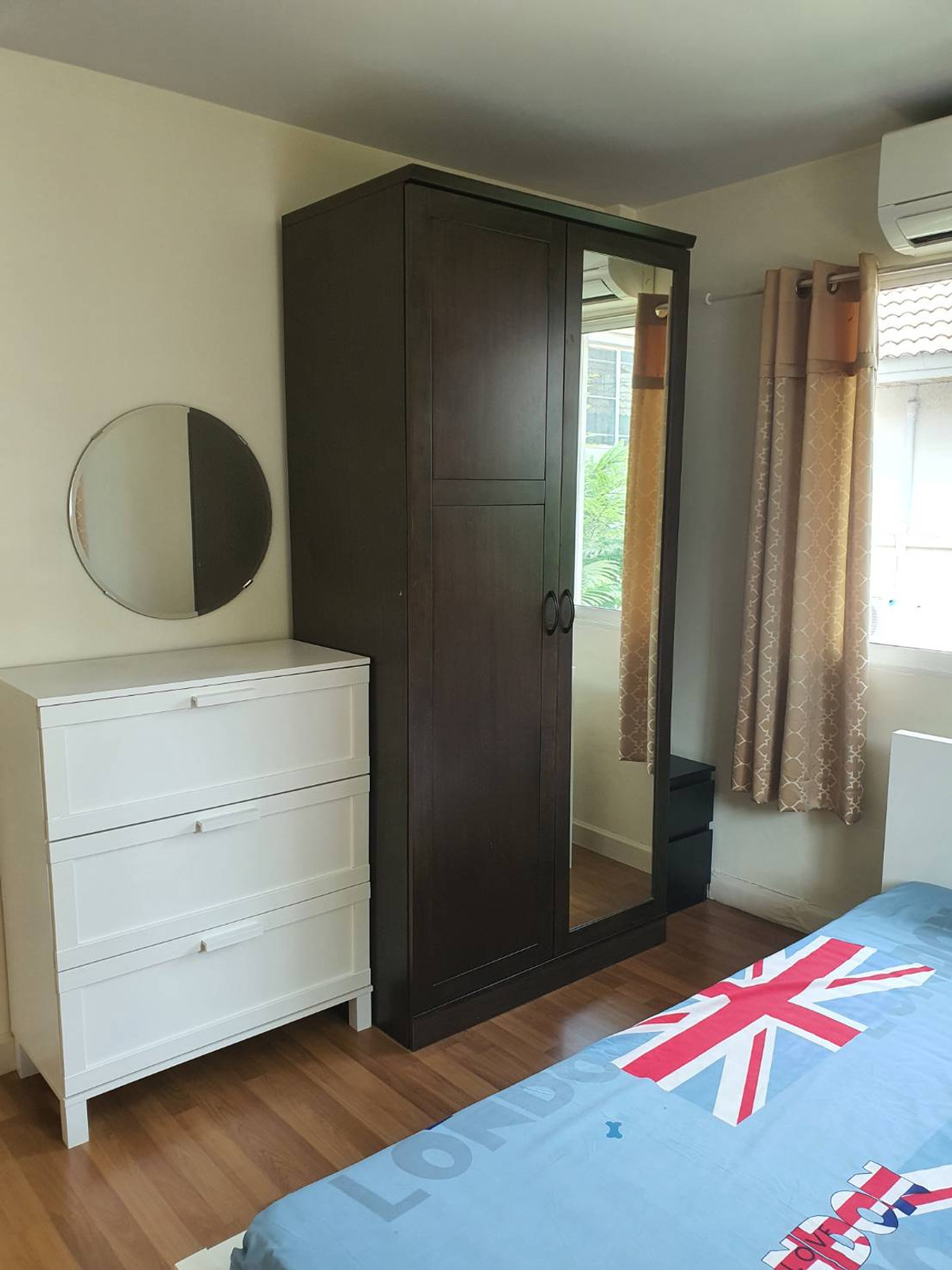 For RentHouseLadkrabang, Suwannaphum Airport : Beautiful house for rent, Chuan Chuen Village, On Nut, Sukhapiban 2 Road, size 52 sq m. Rental price 45,000 baht/month.