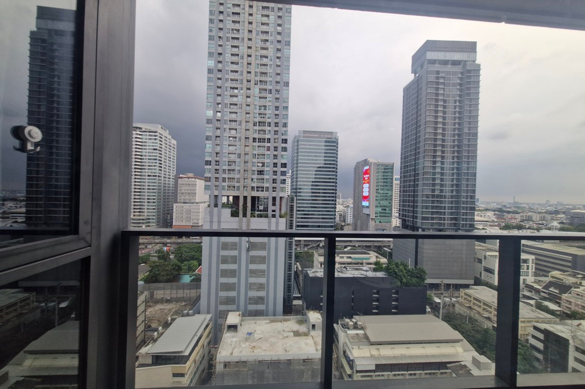 ขายคอนโดสาทร นราธิวาส : 🔥 สำหรับขาย !! เลี้ยงสัตว์ได้ !! ห้องไซส์ใหญ่, ชั้นสูง 17++, ห้องทิศใต้, ตกแต่งสไตล์โมเดิร์น/มินิมอล!! 🔥 Code C20251100004..........Tait Sathorn 12, 1 ห้องนอน Plus, 1 ห้องน้ำ, แต่งครบ, ราคาพิเศษ!!📣📣