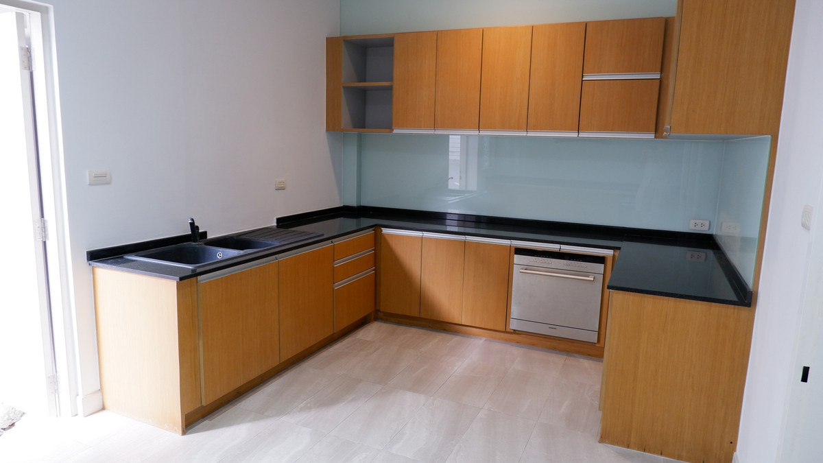 บ้านพัฒนาการ ศรีนครินทร์ : FOR SALE / FOR RENT 🏡 บ้านเดี่ยวหรู 3 ชั้น Grand Bangkok Boulevard พระราม 9 – ศรีนครินทร์ 