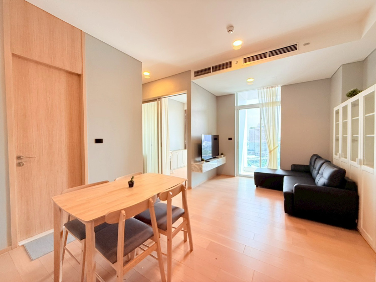 For RentCondoSukhumvit, Asoke, Thonglor : 📍Executive 2-bed Prime location with direct Ekkamai BTS access and superior urban connectivity on : Wyndham Garden Sukhumwit 42 (Siamese Exclusive Sukhumvit 42)