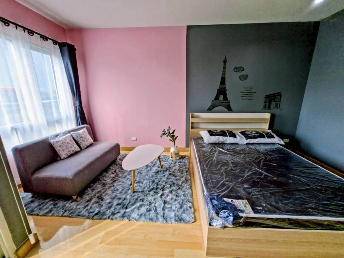 For RentCondoLadkrabang, Suwannaphum Airport : Condo for rent, Iris Avenue Onnut Wongwan, Building 4, 3rd floor, open view, size 28.00 sq m, price 8,500 baht.