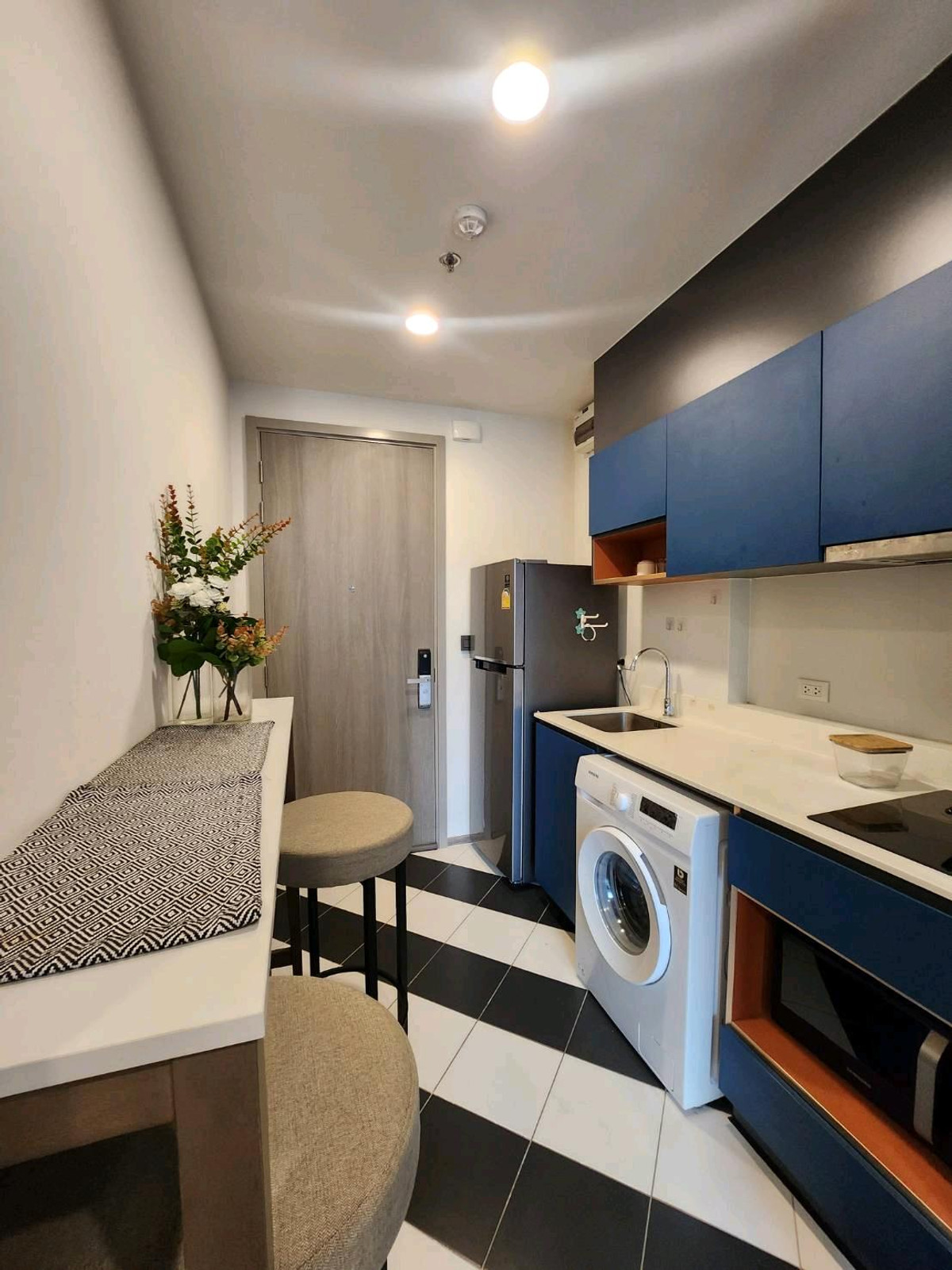 ให้เช่าคอนโดวิภาวดี ดอนเมือง หลักสี่ : ให้เช่า เดอะเบส สะพานใหม่ ราคาดีสุดในรอบปี 10,000 บาทถ้วน ว่างพร้อมเข้าอยู่ นัดดูโทร 085-362-6455