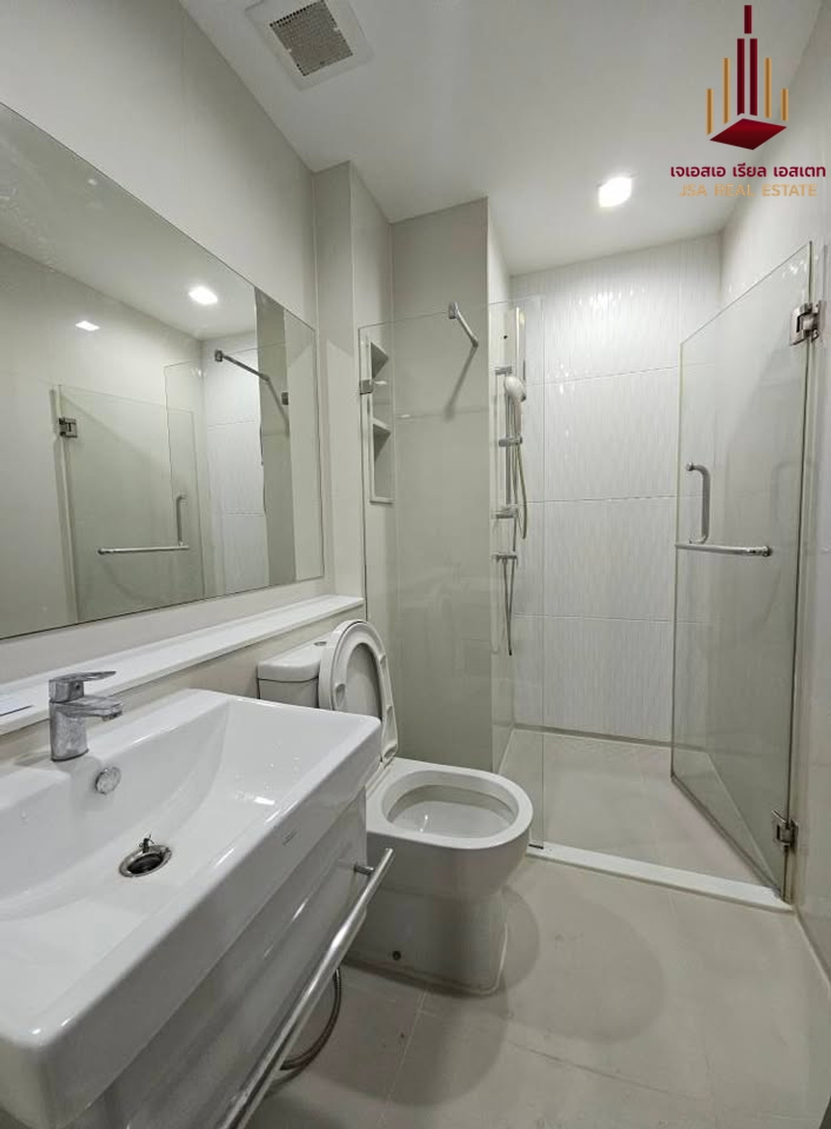 For RentCondoRama9, Petchburi, RCA : ✨ For Rent: Life Asoke - Rama 9 Condo ✨ 💰 Only 17,000 THB/month