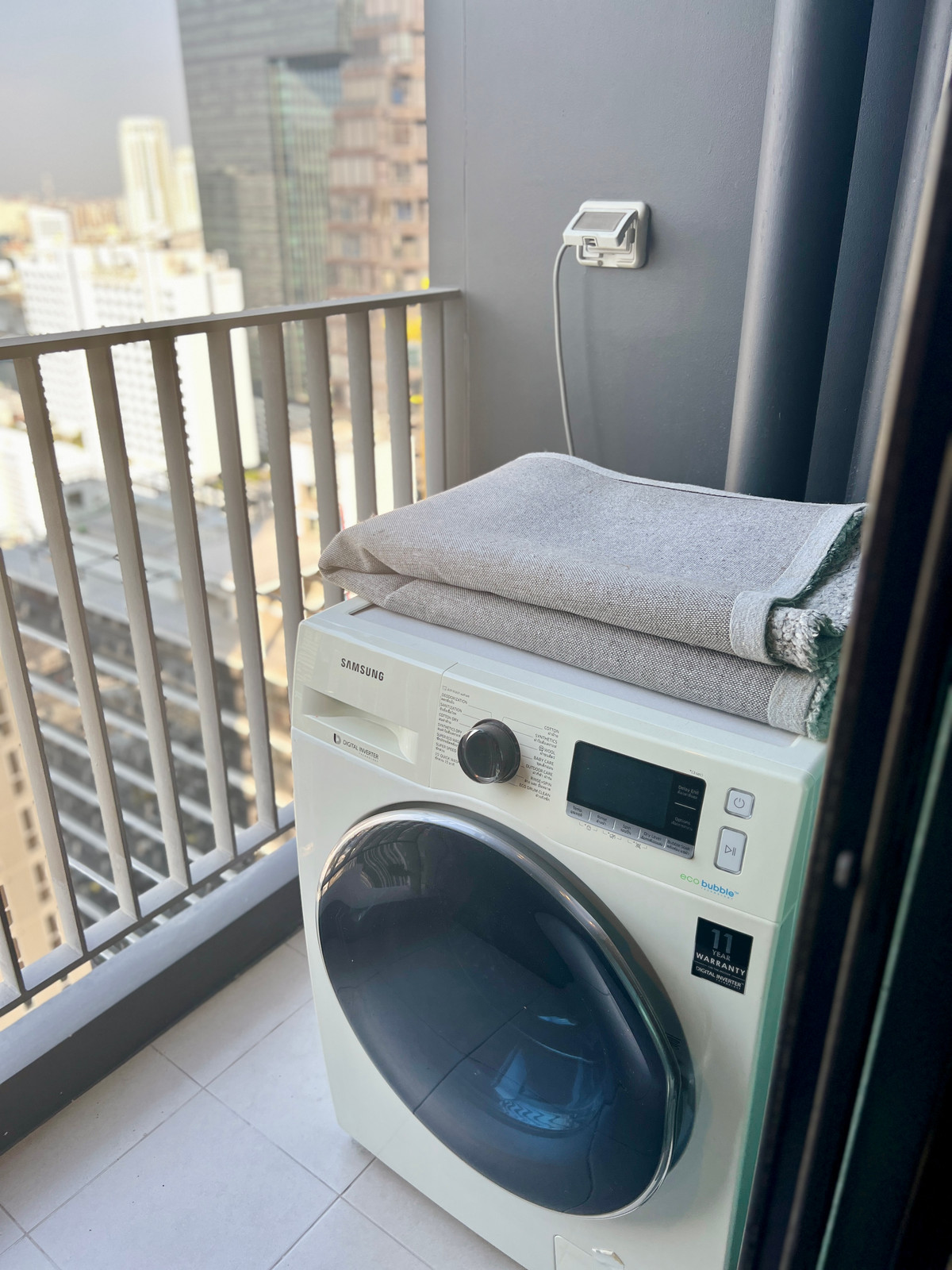 For RentCondoRama9, Petchburi, RCA : Life Asoke Rama 9 for rent, 18,000 baht/month [#HI1220]