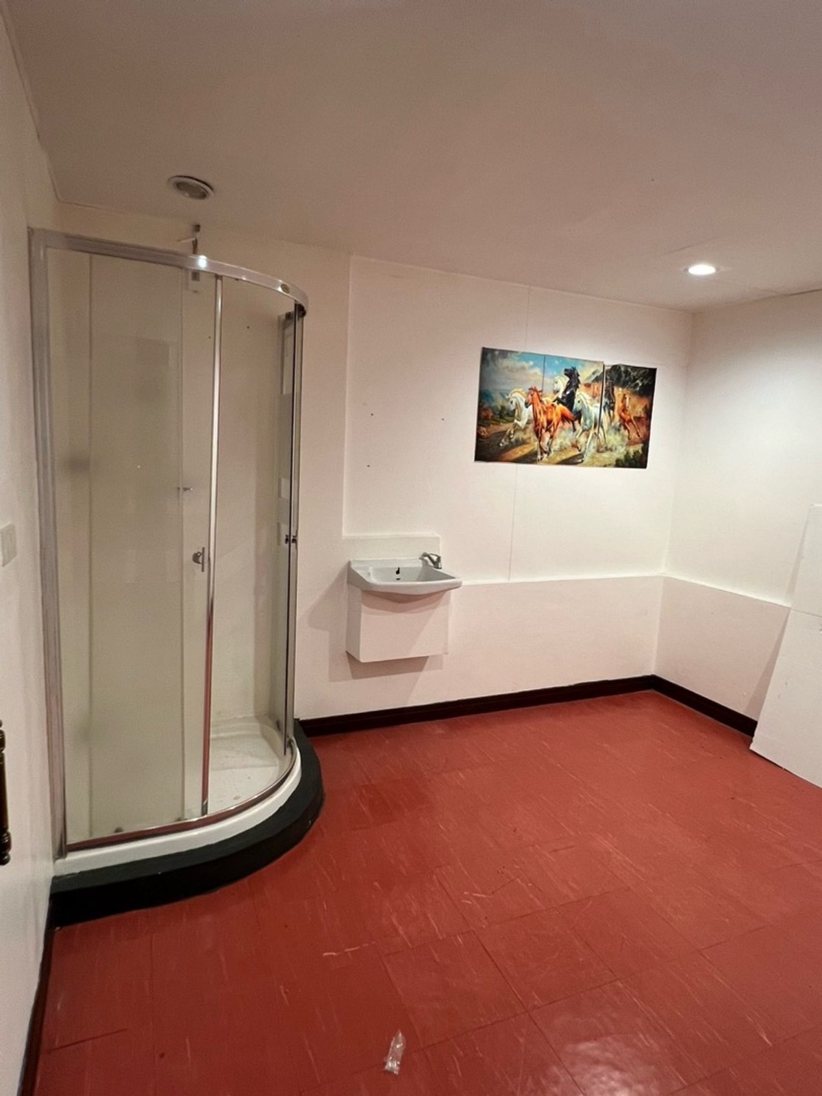 Shop HouseKasetsart, Ratchayothin : 📢👇Start your business in a prime location in Soi Sena Nikhom, with convenient access from Kaset-Nawamin, Phahonyothin, and Ladprao Roads.Ideal for many kind of business or office