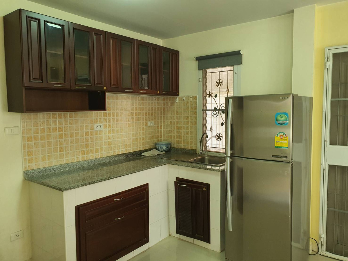 For RentHouseLadkrabang, Suwannaphum Airport : Beautiful house for rent, Chuan Chuen Village, On Nut, Sukhapiban 2 Road, size 52 sq m. Rental price 45,000 baht/month.