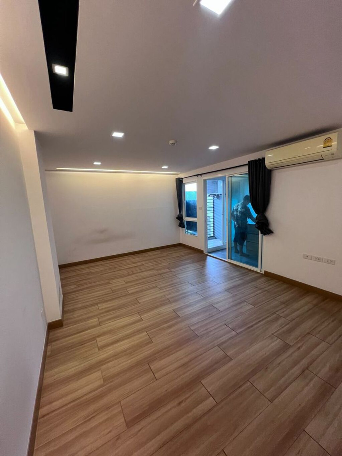 For RentCondoSamut Prakan,Samrong : For Rent Onvida Grand Condo Unit 2225/63(718) (Available 1/12/68)