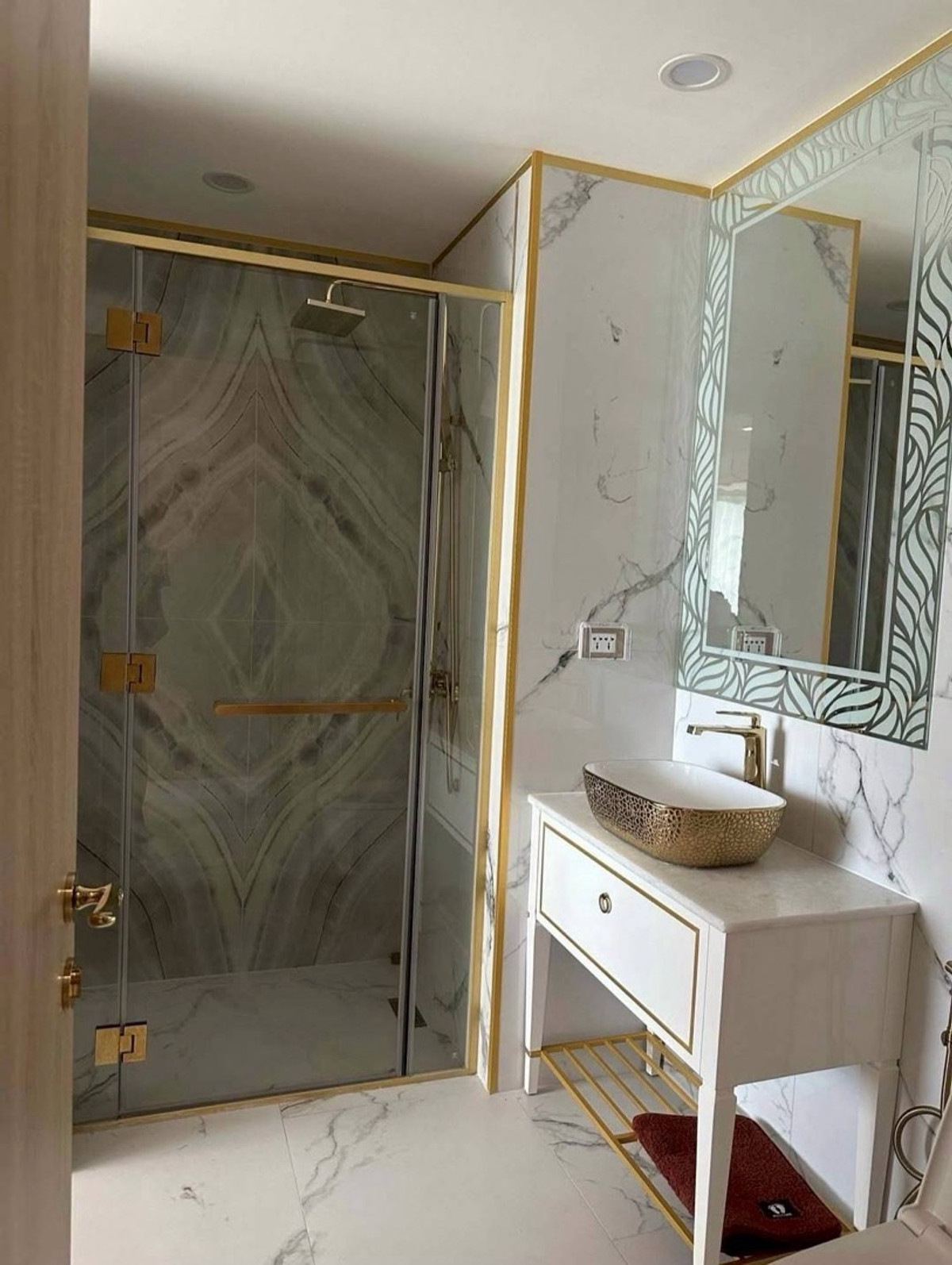 ให้เช่าคอนโดพัทยา บางแสน ชลบุรี สัตหีบ : ให้เช่าคอนโดวิวทะเล Copacabana Jomtien Pattaya ชั้น 14 ห้องมุม วิวทะเลโล่ง ขนาด 64 ตร.ม. 2 ห้องนอน ราคา 60,000 บาท